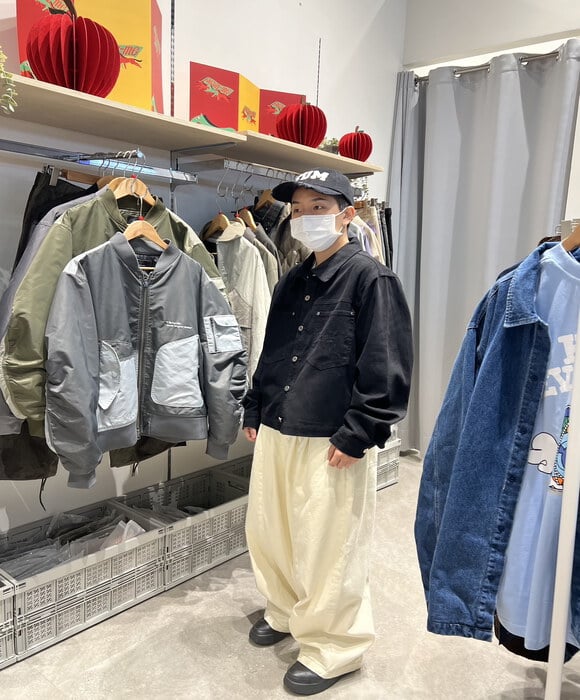 去唱歌的小夥子