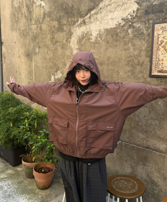 誰說夏天不能穿咖啡色喝熱巧