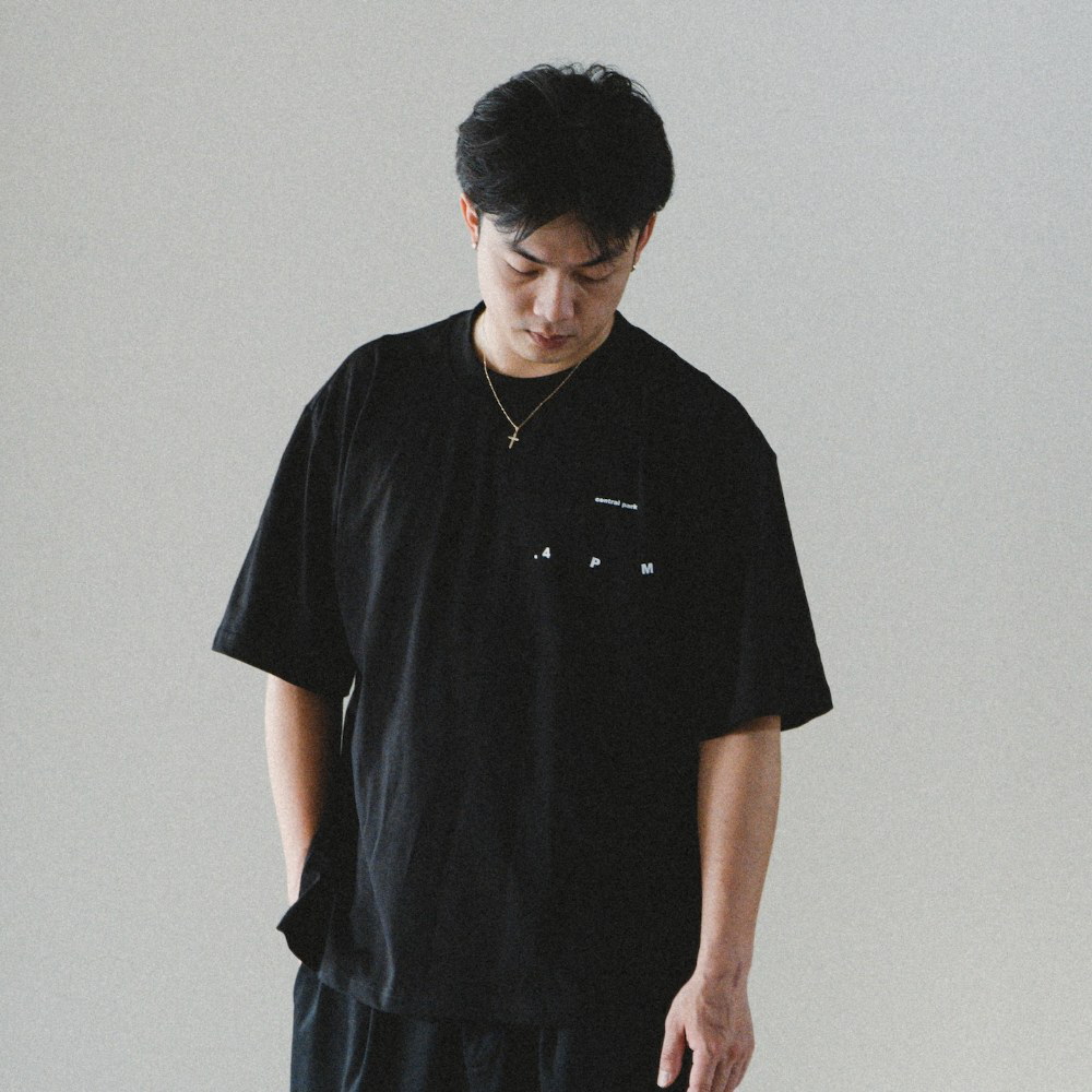 寬版LOGO短Tee Graphic Logo Tee