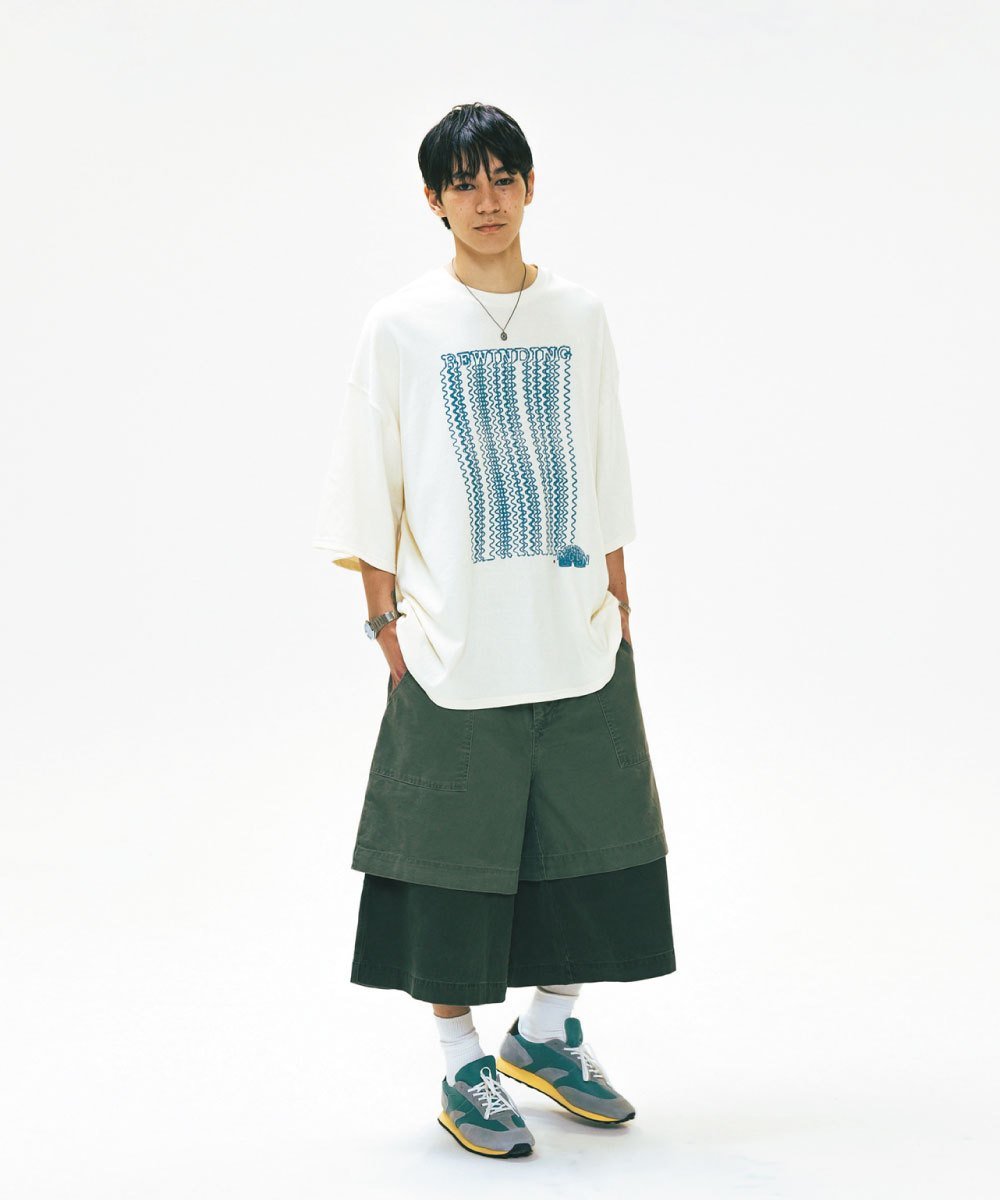 落肩圖像Tee Slinky Graphic Half Tee