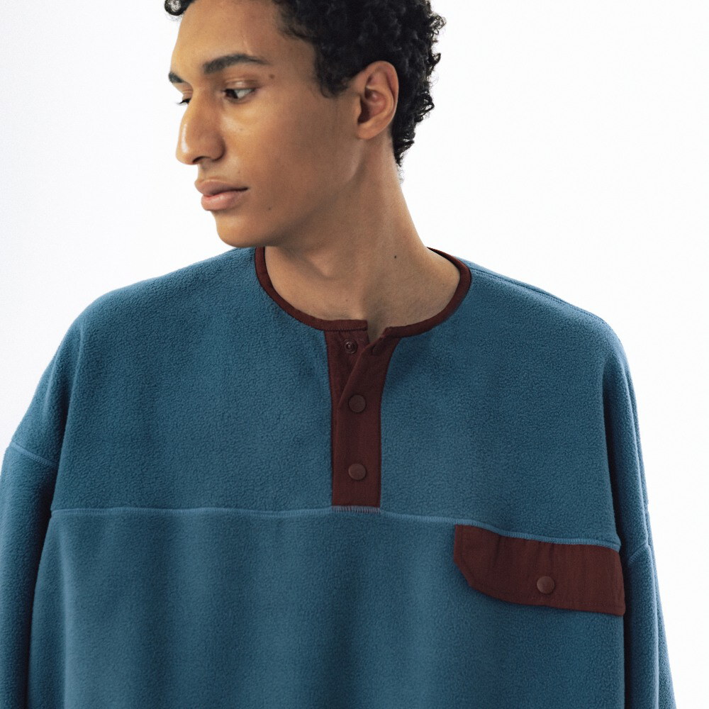 刷毛套頭上衣 Two-Tone Fleece Pullover