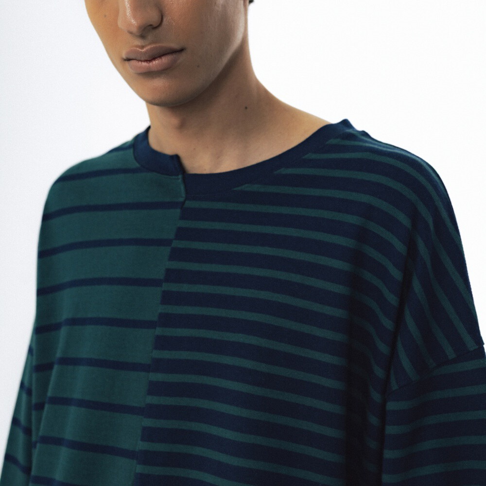條紋上衣 Unbalanced Stripe Long Sleeve