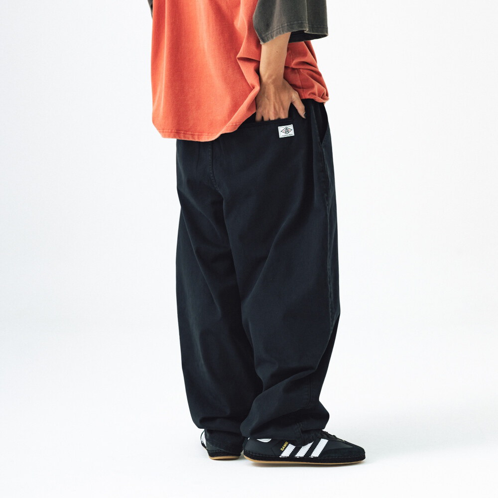 聯名寬鬆斜紋褲 Kracker House Side Line Chino Pants