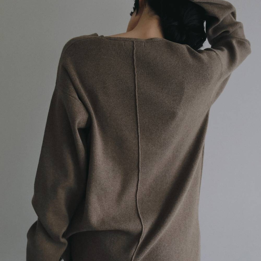 V領針織上衣 DEEP VNECK KNIT