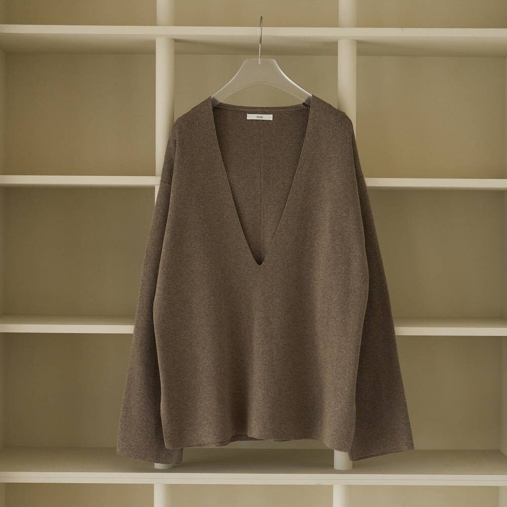 V領針織上衣 DEEP VNECK KNIT