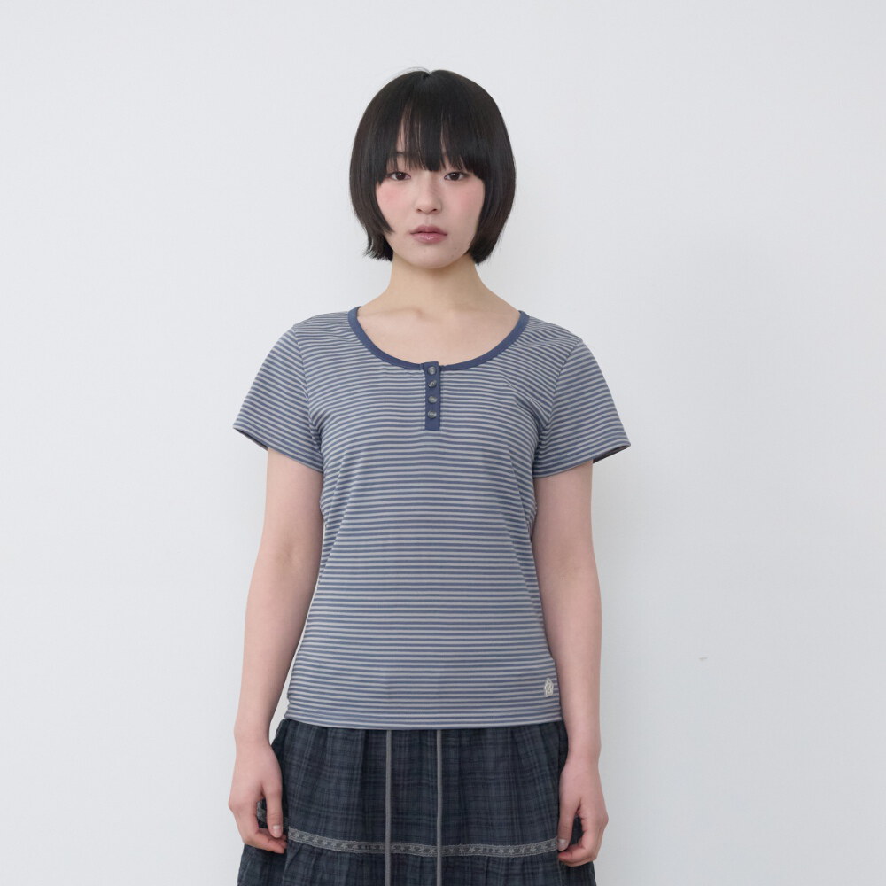 條紋短袖上衣 Henley Neck Slim Fit T-Shirt
