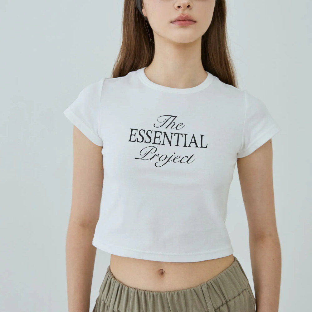 by BB-短版合身字母TEE