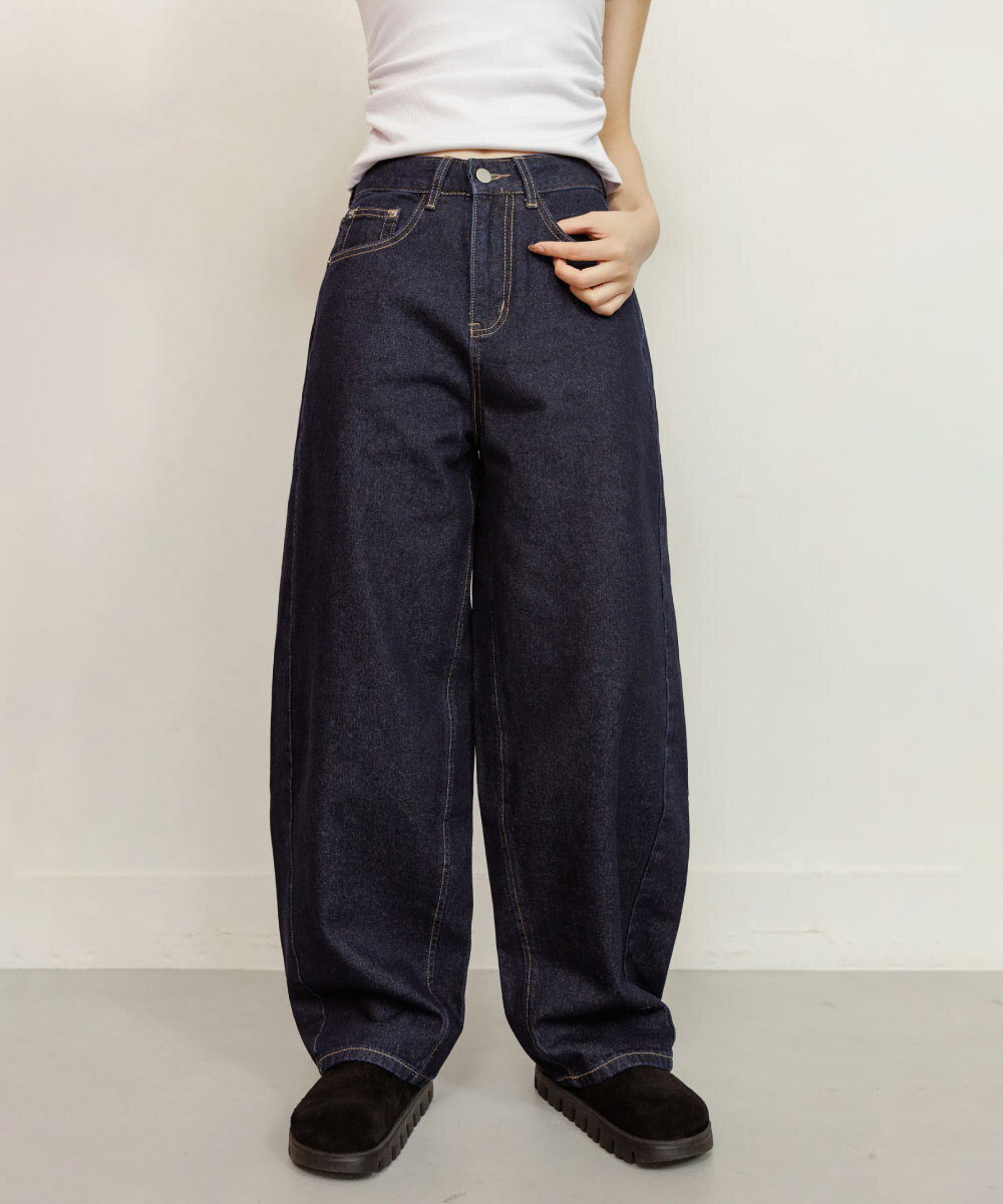 by BB-掰掰原色繭型牛仔褲