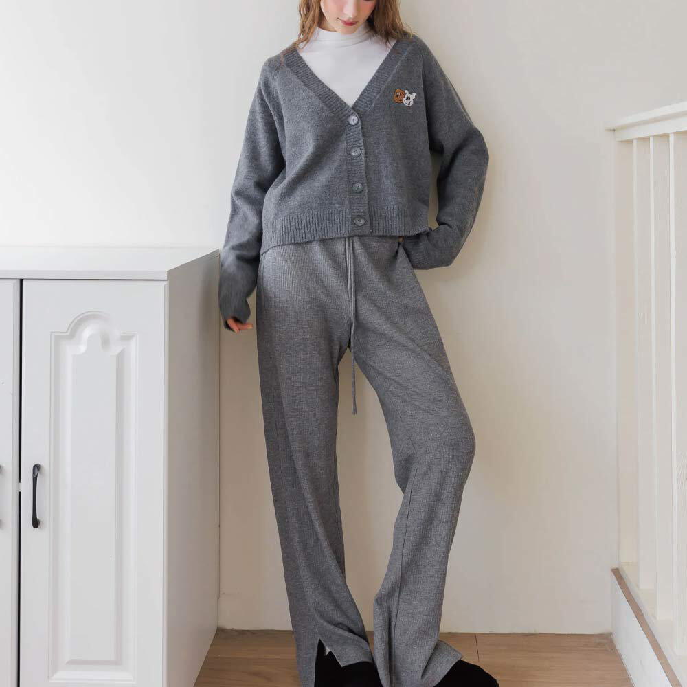 刺繡V領短版針織外套