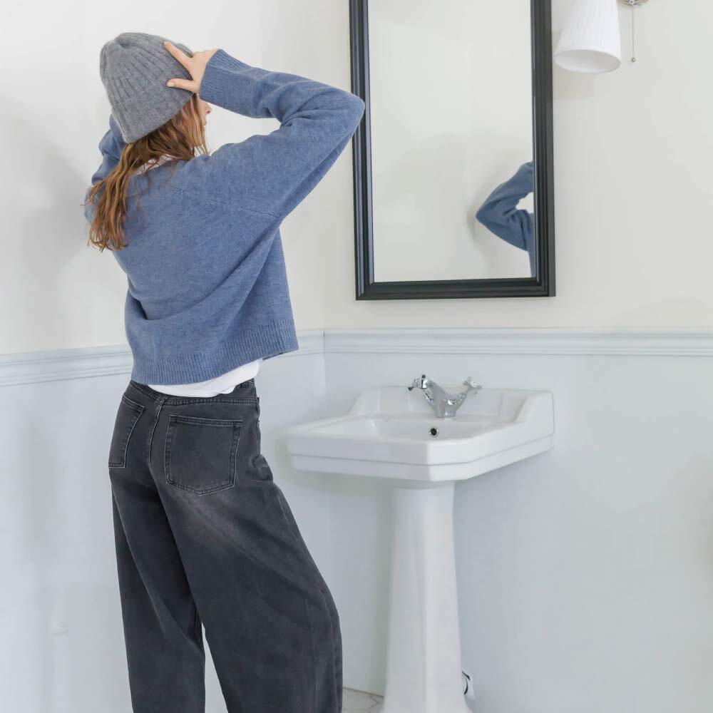 刺繡V領短版針織外套