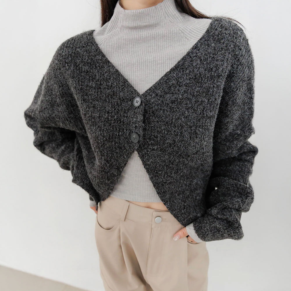 by BB 霧面色調雙面穿針織罩衫