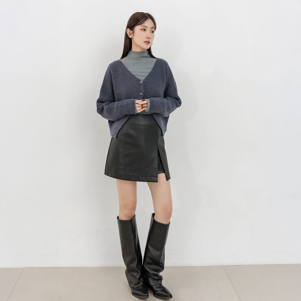 by BB 霧面色調雙面穿針織罩衫