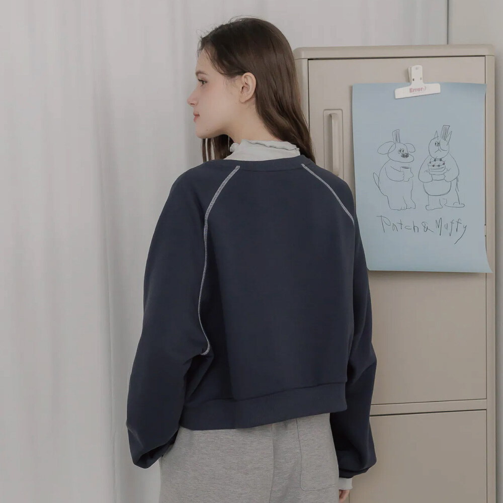 Puffy Bakery中短版拉克蘭袖大學T