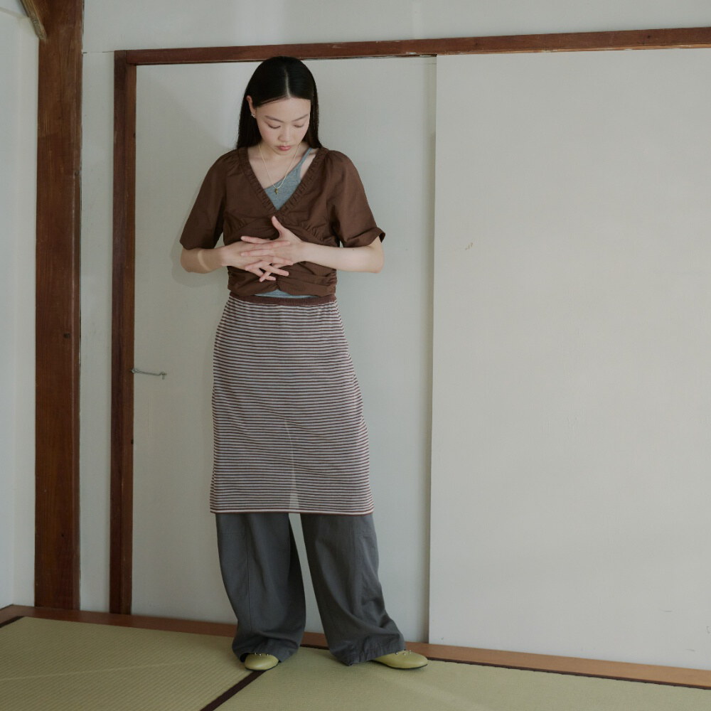 日常柔皺短版上衣