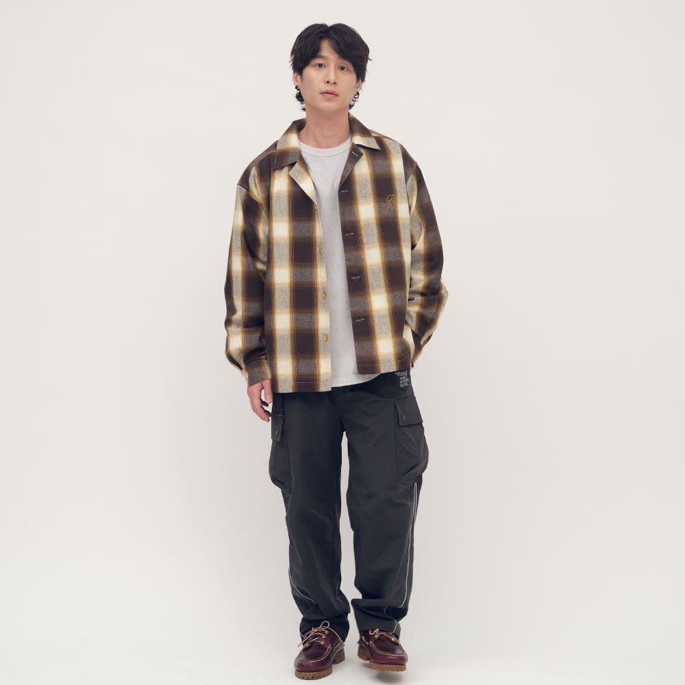 中信聯名格紋開領襯衫