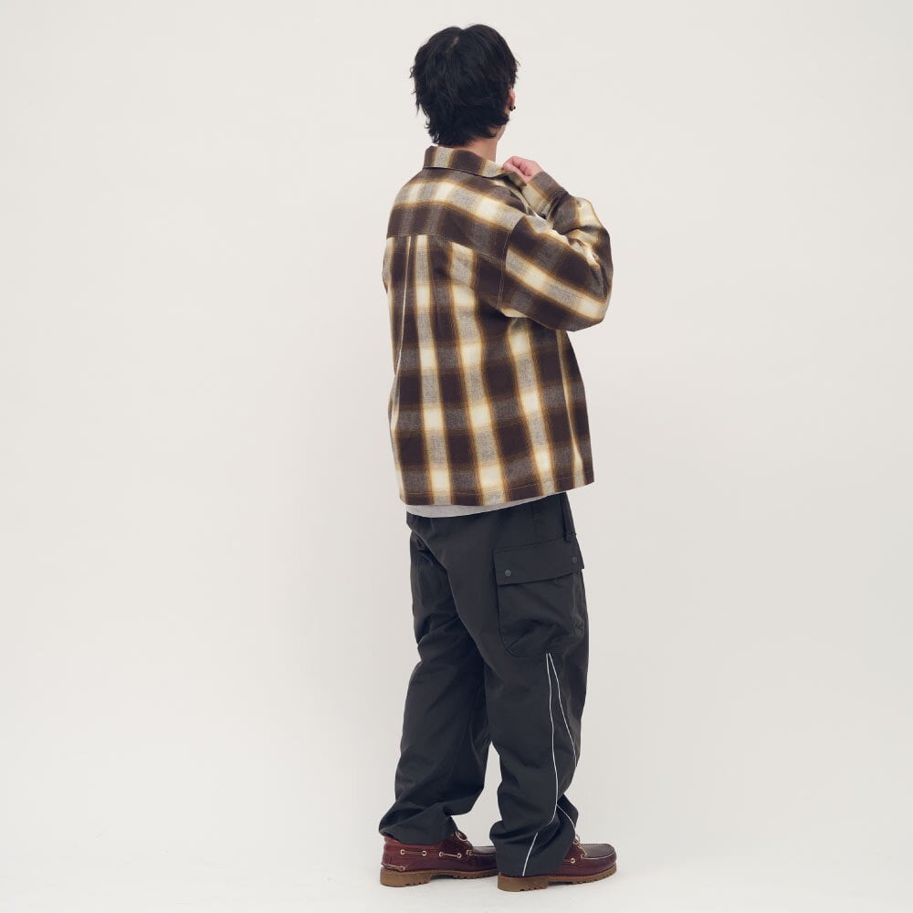 中信聯名格紋開領襯衫