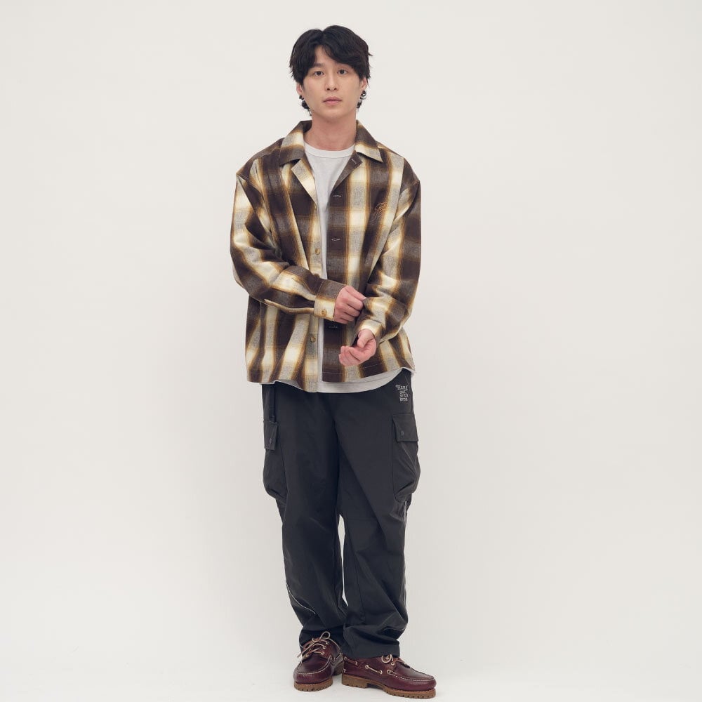 中信聯名格紋開領襯衫