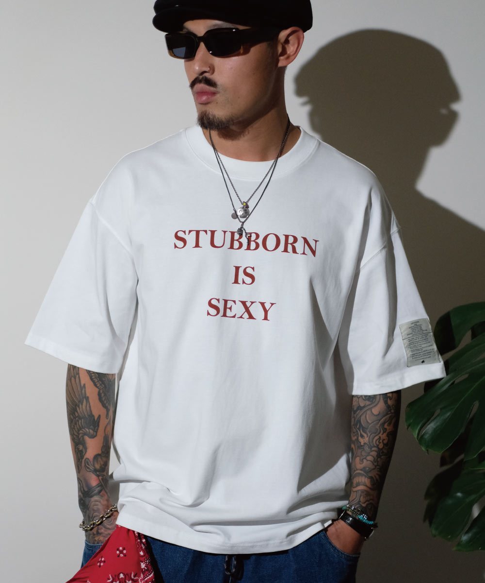 印花上衣 Stubborn is Sexy Tee