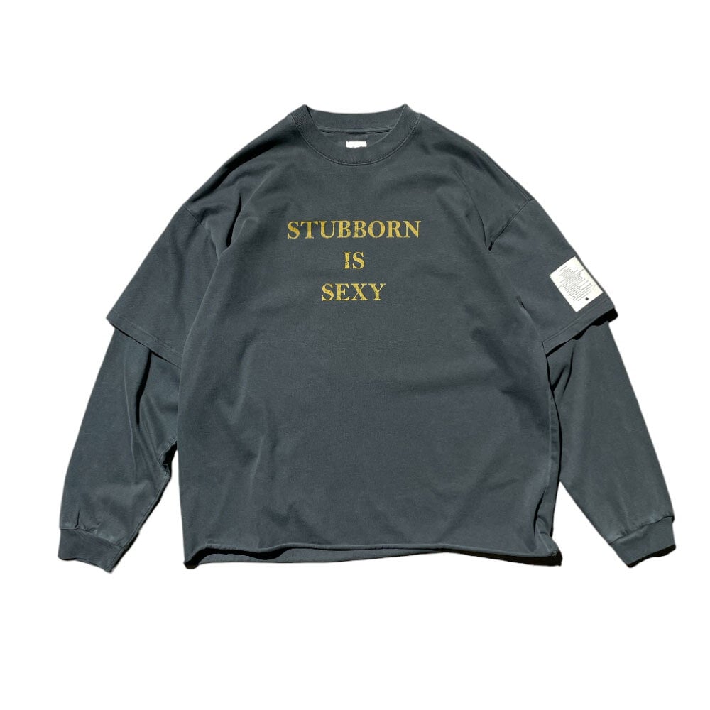 印花上衣 Stubborn Is Sexy LS Tee