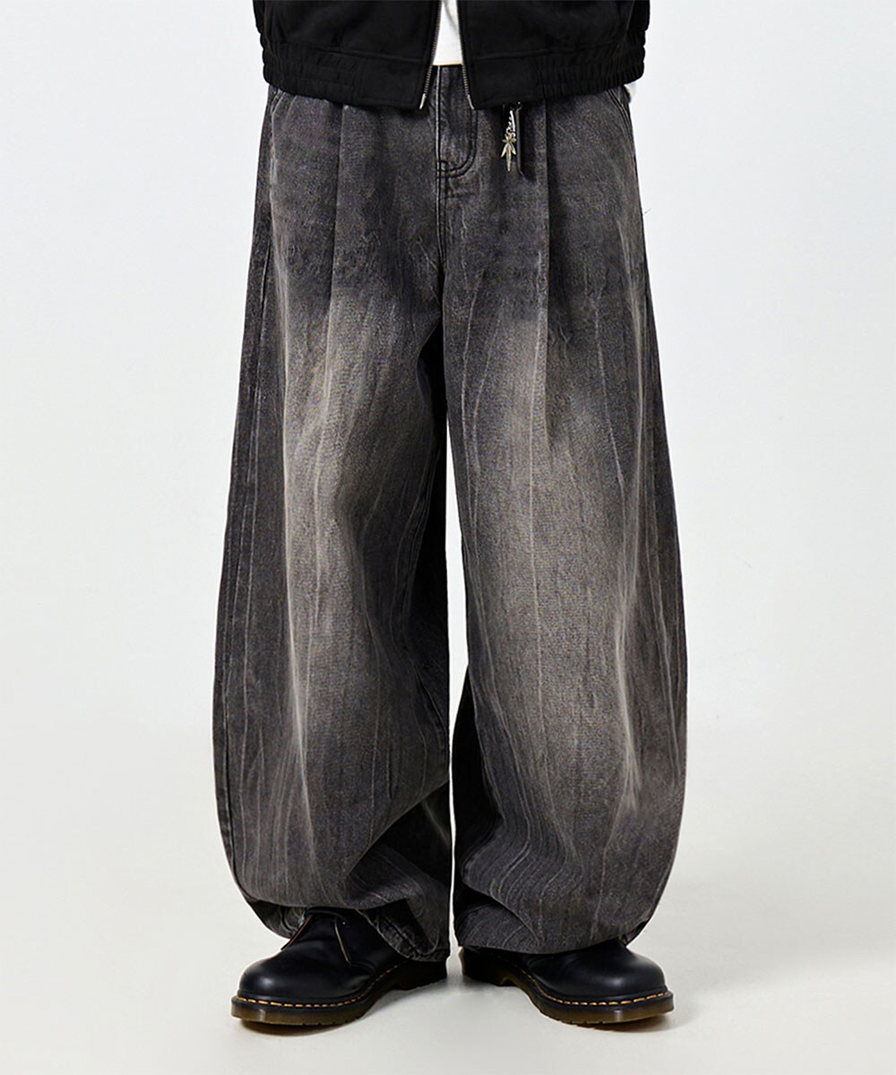 弧形水洗牛仔褲 ONE TUCK CURVED CREASE WASHING WIDE DENIM PANTS
