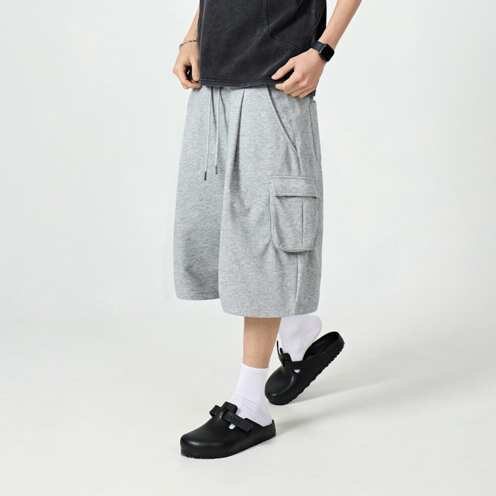 百慕達工裝短褲 ONE-TUCK BERMUDA CARGO SWEAT PANTS