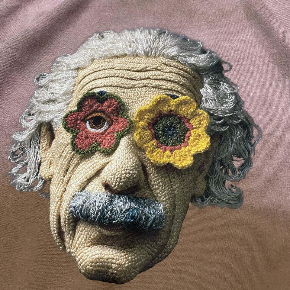 愛因斯坦水洗大學TEE The Albert Washed Sweater