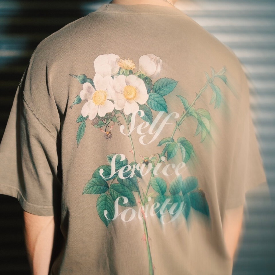 3SB0108-261 品牌花卉短Tee Brand Logo Flower Tee