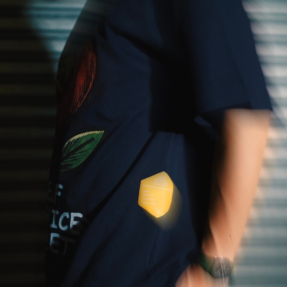3SB0109-261 愛心花朵圖像Tee Flower Love Tee