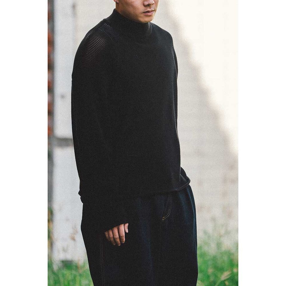 高領短版針織毛衣 Mid-Neck Knit Sweater