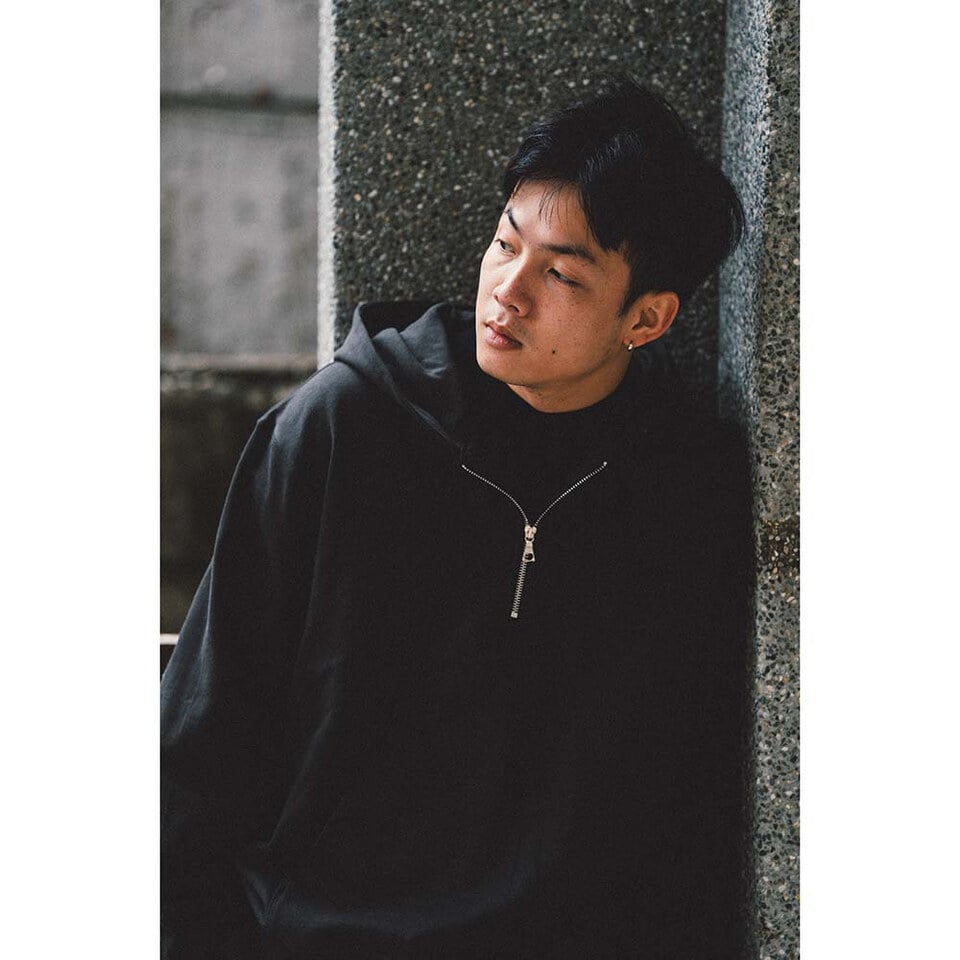 寬鬆短版連帽上衣 Half Zip Hoodie