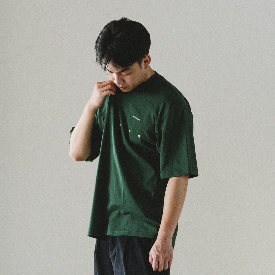 寬版LOGO短Tee Graphic Logo Tee