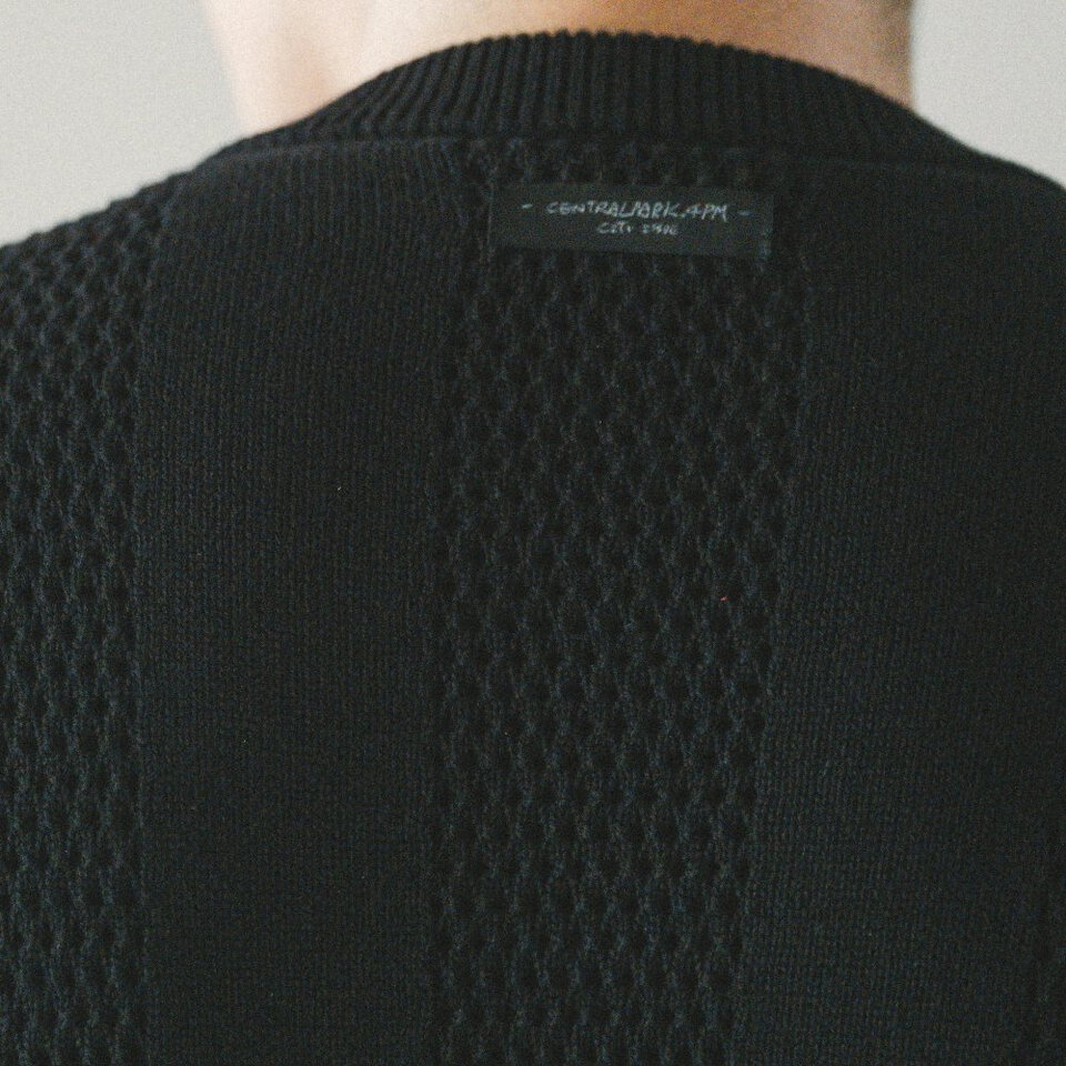 簍空針織上衣 Crew Neck Knit Tee'26