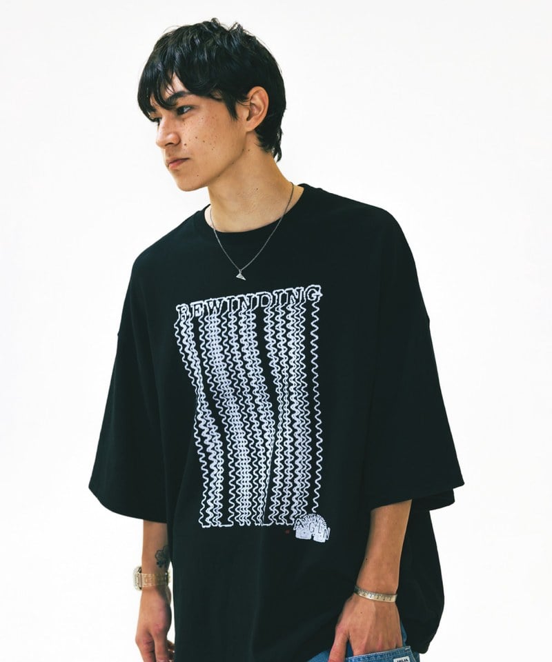 AGL0103-252 落肩圖像Tee Slinky Graphic Half Tee