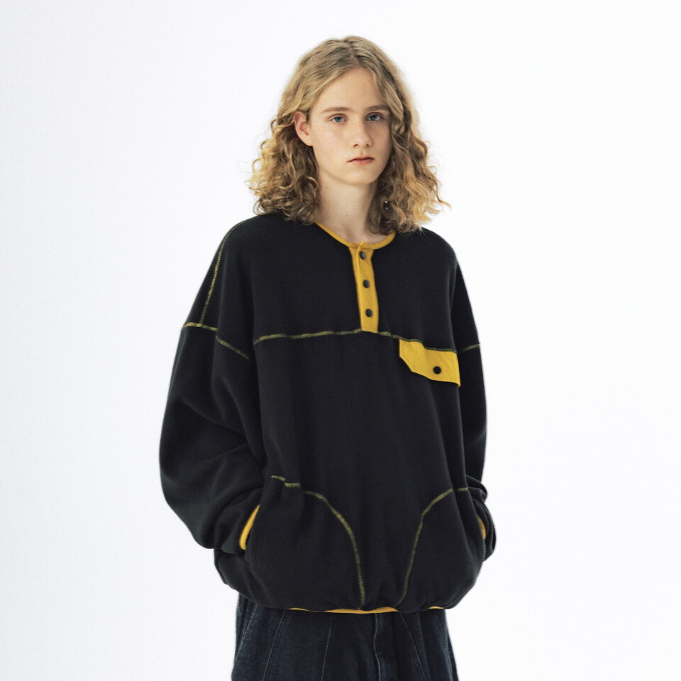 刷毛套頭上衣 Two-Tone Fleece Pullover