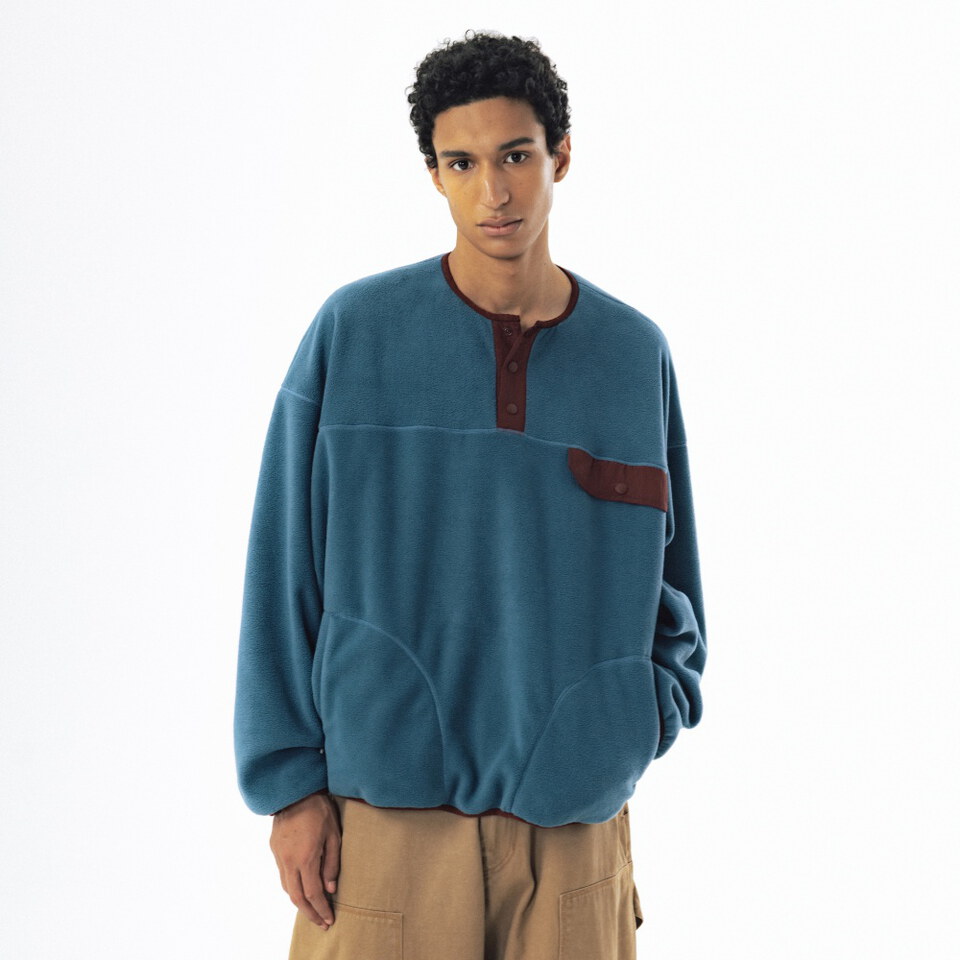 刷毛套頭上衣 Two-Tone Fleece Pullover
