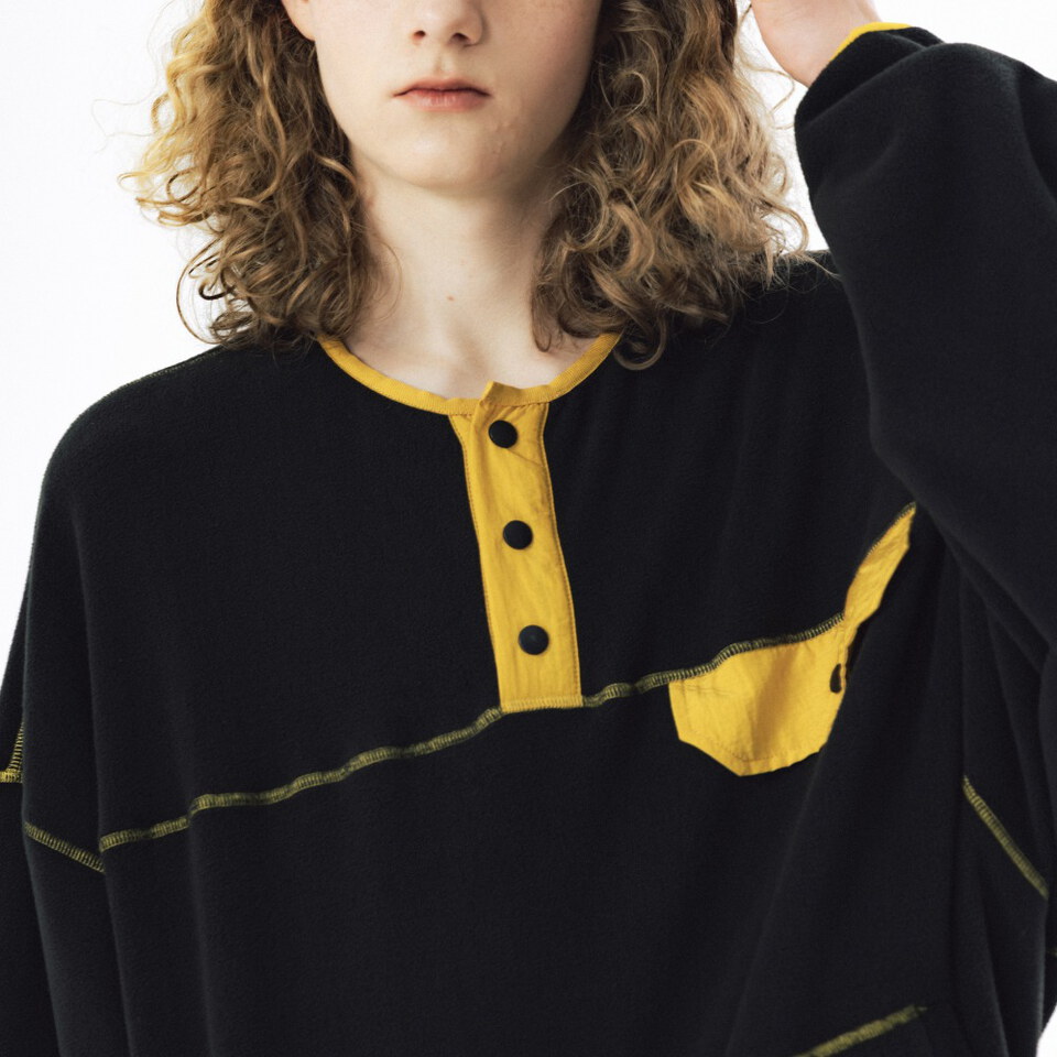 刷毛套頭上衣 Two-Tone Fleece Pullover