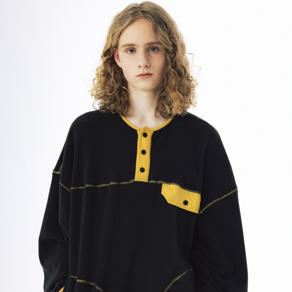 刷毛套頭上衣 Two-Tone Fleece Pullover
