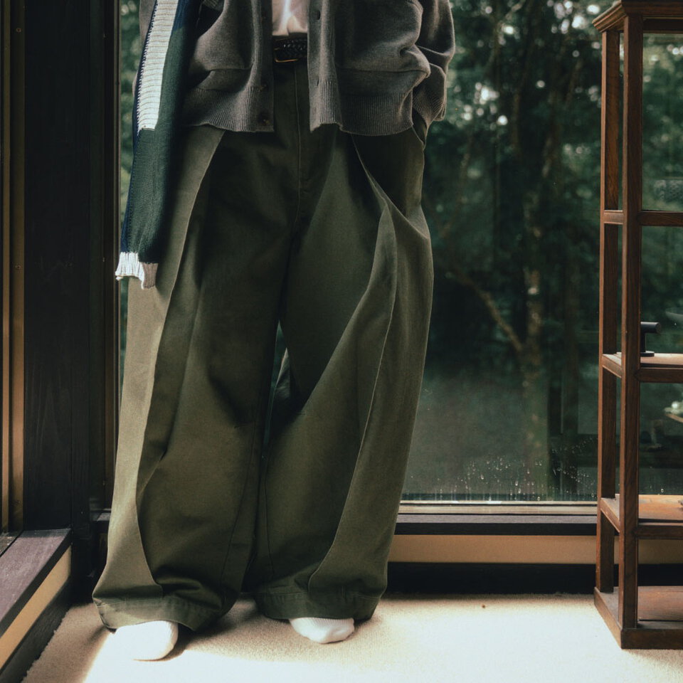 氣球褲 Deep Tuck Wide Chino Pants