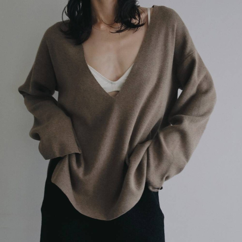V領針織上衣 DEEP VNECK KNIT