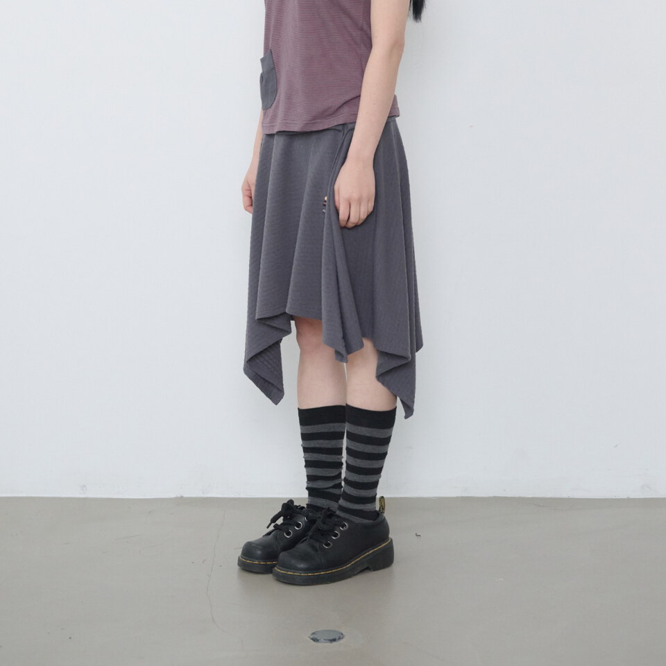 不對稱造型裙 Flared Unbalanced Skirt