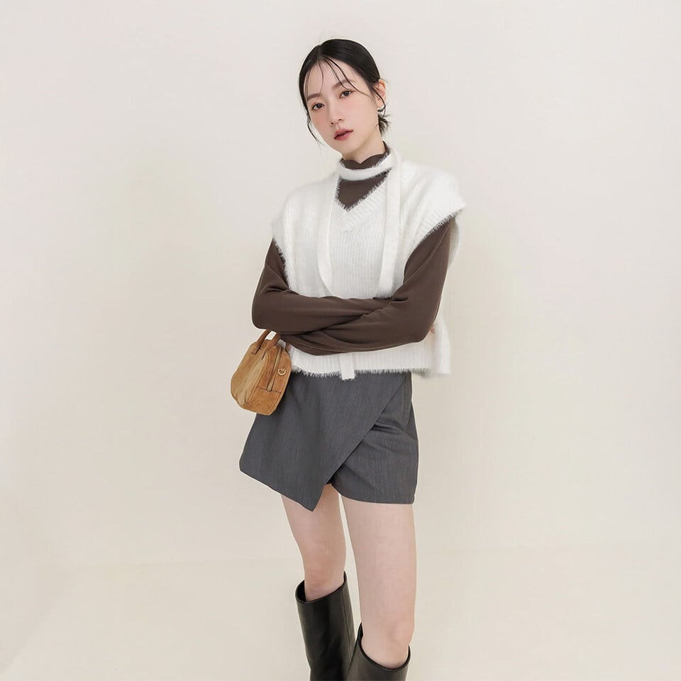 BLO9946-252 by Bello-美腿斜切短褲裙