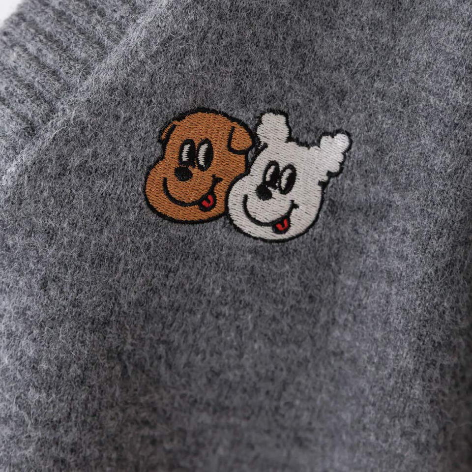 刺繡V領短版針織外套