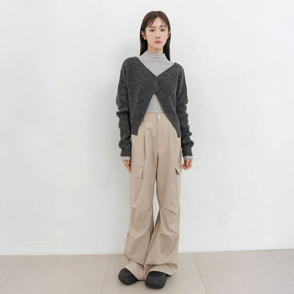 by BB 霧面色調雙面穿針織罩衫