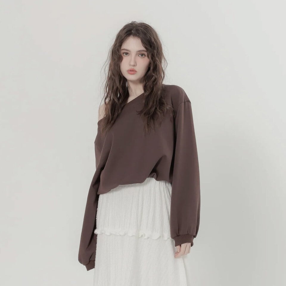 BLO9977-261 by Bello-雲感花苞斜肩大學TEE