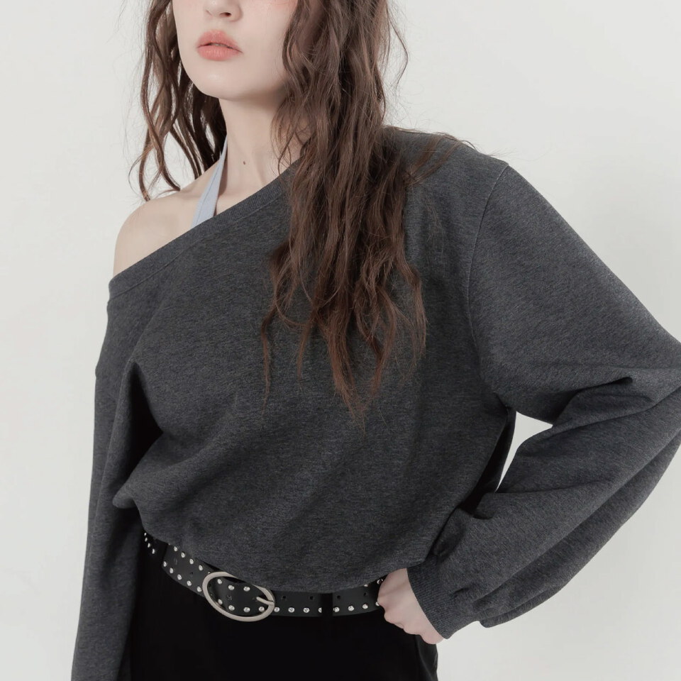 by Bello-雲感花苞斜肩大學TEE