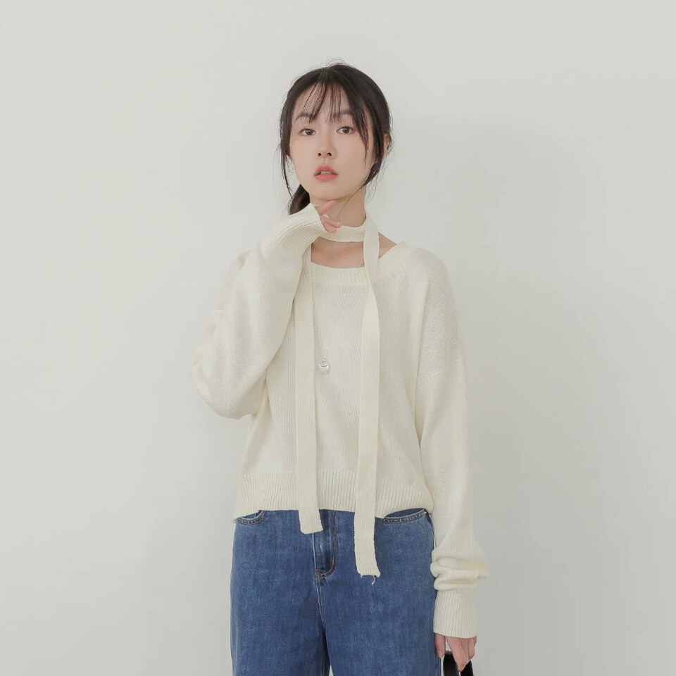 BLO9984-261 by Bello-大圓領綁帶針織長袖