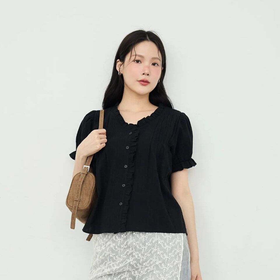 BLO9994-261 by Bello-花邊澎袖直紋襯衫