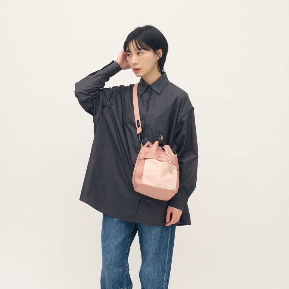 防潑水拼接水桶包 (中)