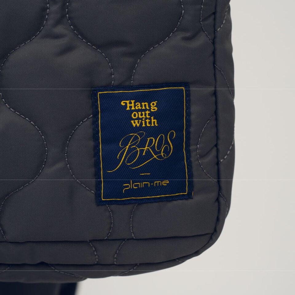 CRV30133-252 中信聯名絎縫多功能電腦包