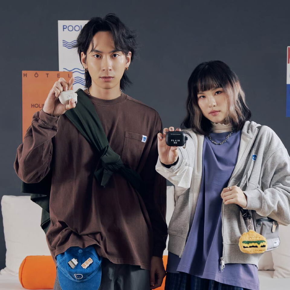 CRV39105-252 旅行小包強悍防摔AirPods保護套